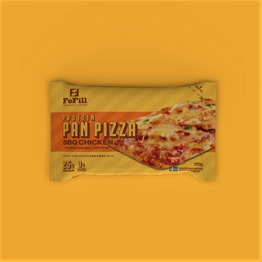 Protein Pan Pizza BBQ Chicken. Proteinrik pan pizza med smak av kyckling och paprika, innehåller 25 gram protein per portion, utan tillsatt socker. Perfekt för en hälsosam och smakrik måltid.